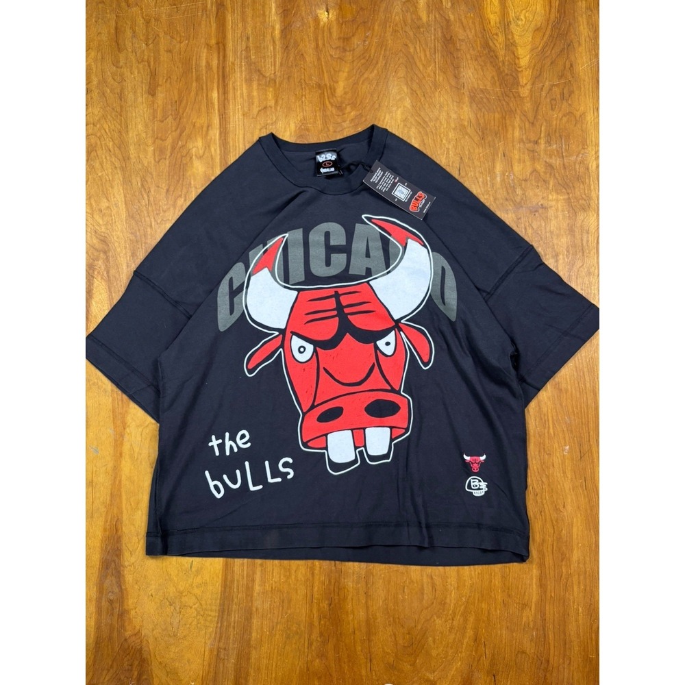 Chicago Bulls Custom NBA Graphic T-Shirt Black Big Logo Streetwear Mens L NWT